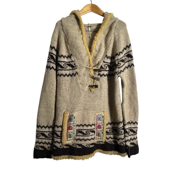 FREE PEOPLE *RARE* Eskimo Faux Fur Trim Toggle Hooded Wool Tunic Sweater - Picture 2 of 14